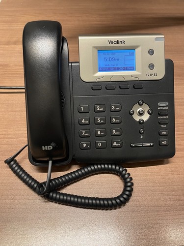 LOT 2. Yealink SIP-T21P E2 IP Business VOIP Phone with Stand. Clean! - 第 1/6 張圖片