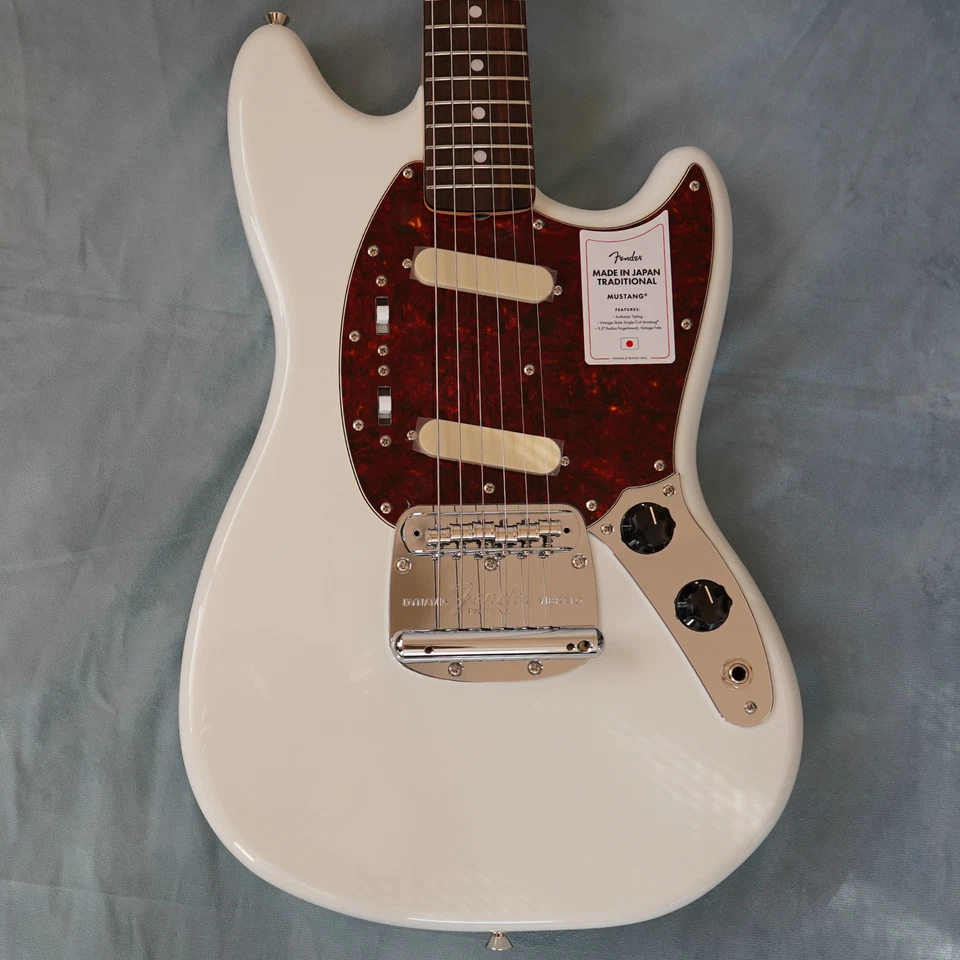 Fender Made in Japan Traditional 60s Mustang Olympic White Electric Guitar - Image 2 of 4