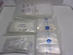 (400)- ZIPPIT BAGS 1.5X1.5,2X3,3X4 & 3X5 2 & 4 MIL #897