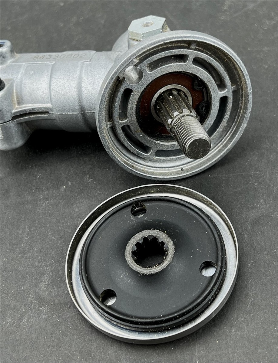 Genuine OEM Husqvarna Trimmer GEAR HEAD GEARBOX for 323 324LX 326