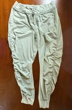 Athleta Attitude Pant Size 10T Tall Women's Scrunch Joggers Light Sage Green