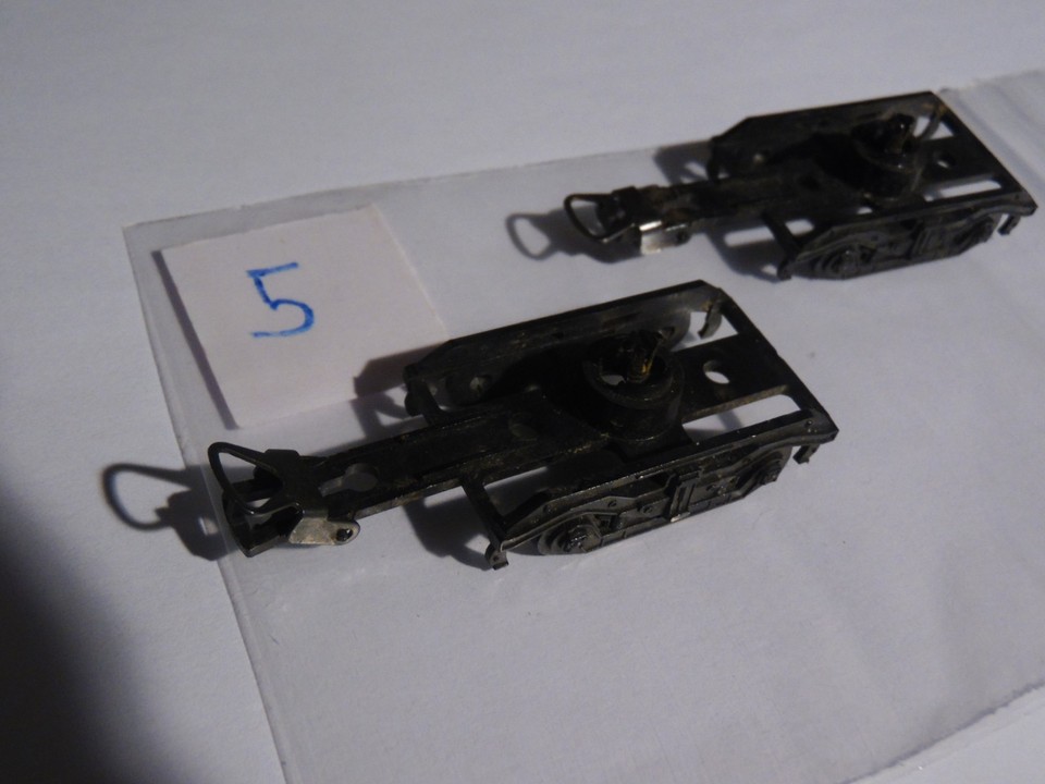 2 Bogies VB Pour Wagon – Essieux 3 Rails – Voie HO 1/87 – Métal – Occasion France