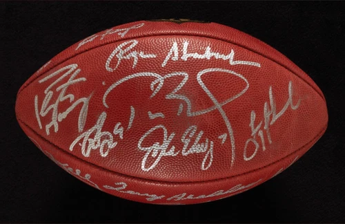 TOM BRADY PEYTON MANNING QUARTERBACK LEGENDS SIGNED FOOTBALL #17/24 Beckett COA