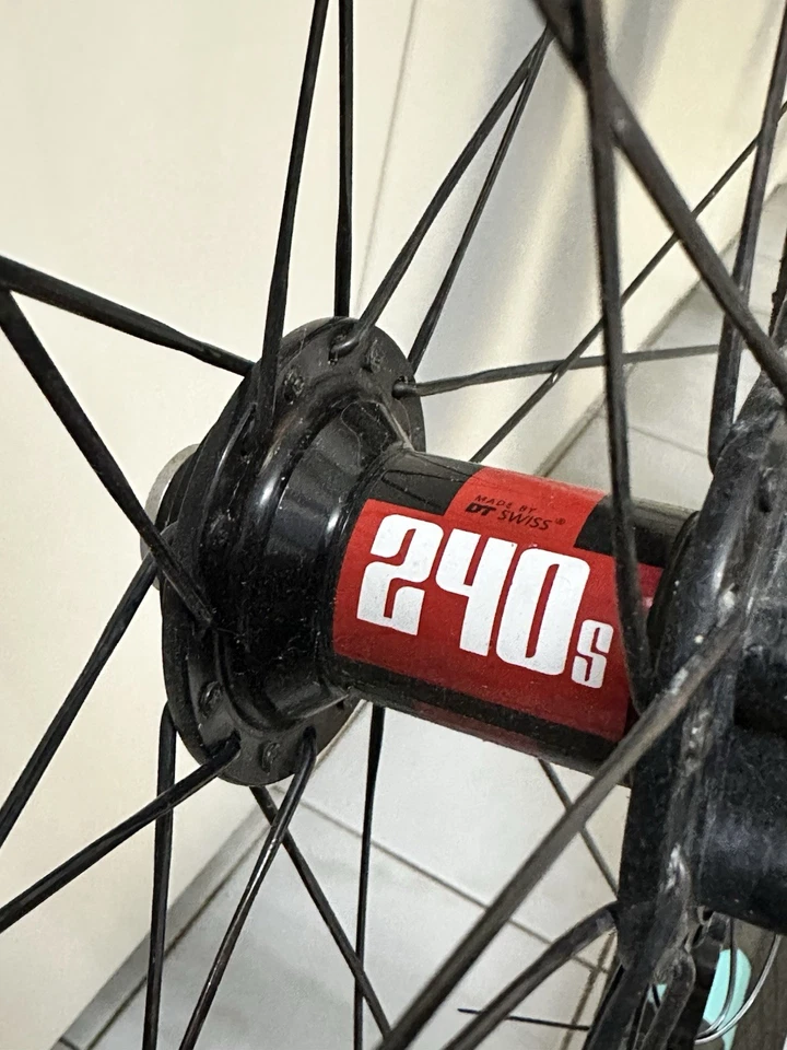 Enve M60 Carbon Wheelset 27.5/650b - Image 4 of 4