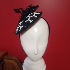 NWT Jeanne Simmons Black  White Fascinator Headband For Women