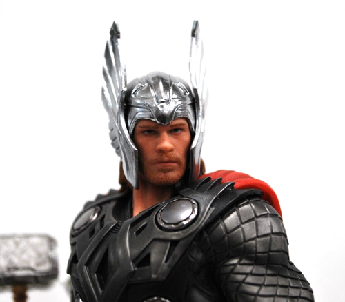 Thor 1/10 Deluxe Art Scale Statue (2022) Iron Studios New Exclusive - Picture 6 of 11