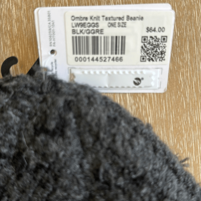 Lululemon Ombre Knot Textured Beanie BLK/GGRE $64 One Size  display picture 1