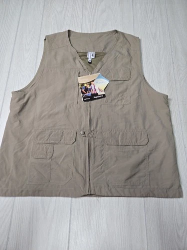 Magellan's Signature Travel Vest Large NEW Olive Green Hunting Fishing Photo - product listing photo