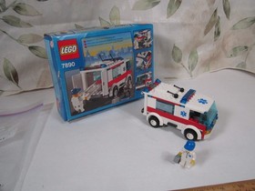 Vintage City LEGO Ambulance 7890 2006 Complete Box NO INSTRUCTIONS 4283137