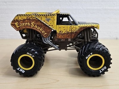 EARTH SHAKER MONSTER JAM TRUCK METAL 1:24 SCALE MUDDY JACK UP Used Toy 4 x7 