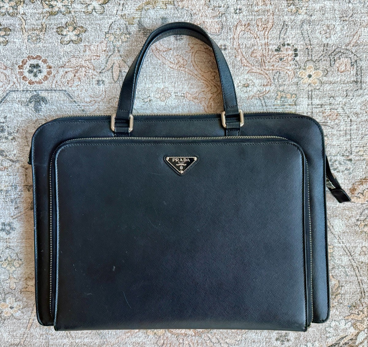 PRADA ネイビー ビジネスバッグ 2026年春夏のトレンドアイテム プラダ PRADA ビジネスバッグ 春夏の