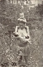 NEW GUINEA - Bush People, a Papuan Family - SEE STAMP - Publ. Unknwon