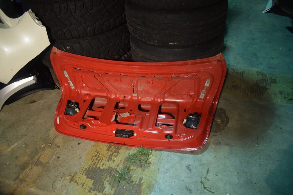 BMW F30 320I 328I 335I 2012-2016 sedán tapa trasera maletero cubierta rojo OEM Foto 4 de 4