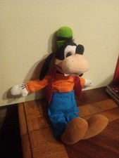 Vintage Walt Disney World Goofy 12 Inch Plush