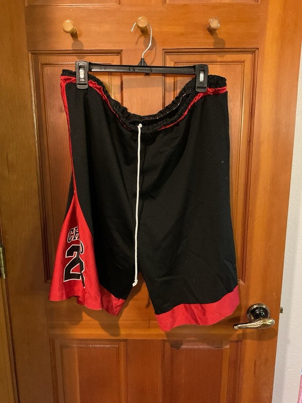 Vintage Chicago Bulls Michael Jordan Black And Red Drawstring Shorts - XL Gallop
