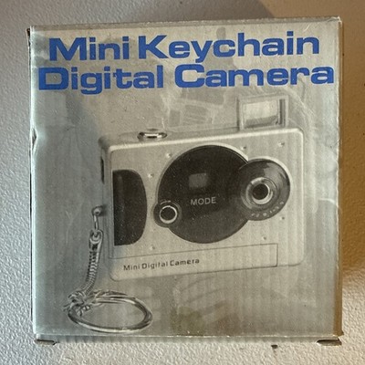 Keychain Camera Mini Digital Vintage Photography Novelty Gift Silver Gadget Toy