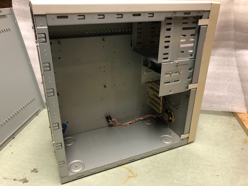 Vintage Retro ATX Beige Computer Case - Used - Sleeper Build - Yellowed - CCS #1 - Picture 10 of 15