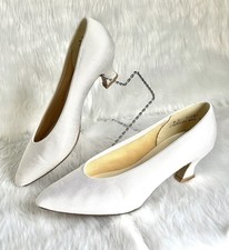 Dyeables Women's White Silk Size 8 Formal Wedding 2  Heels Romantic Bride