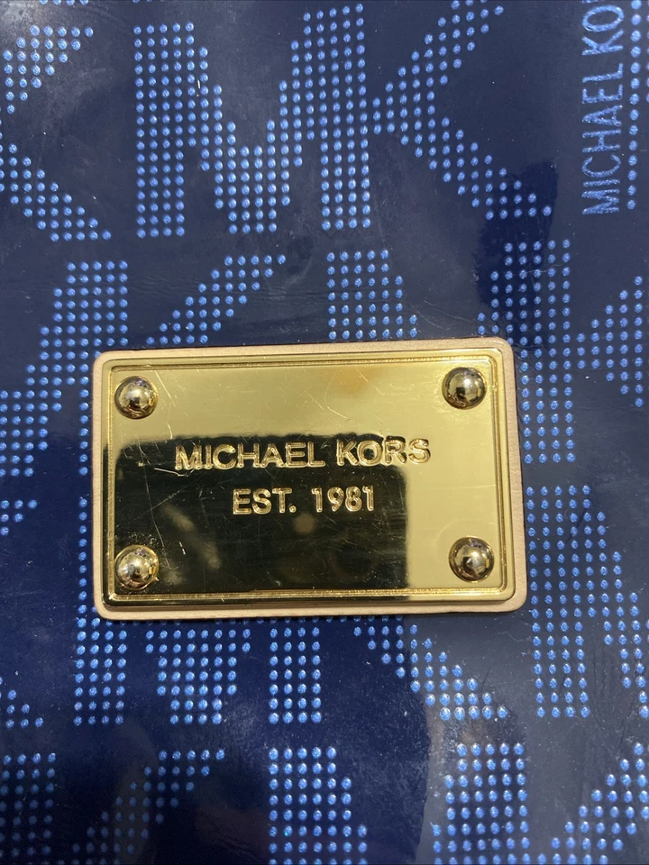 MK IPAD 2 Case (Used) - Image 2 of 4