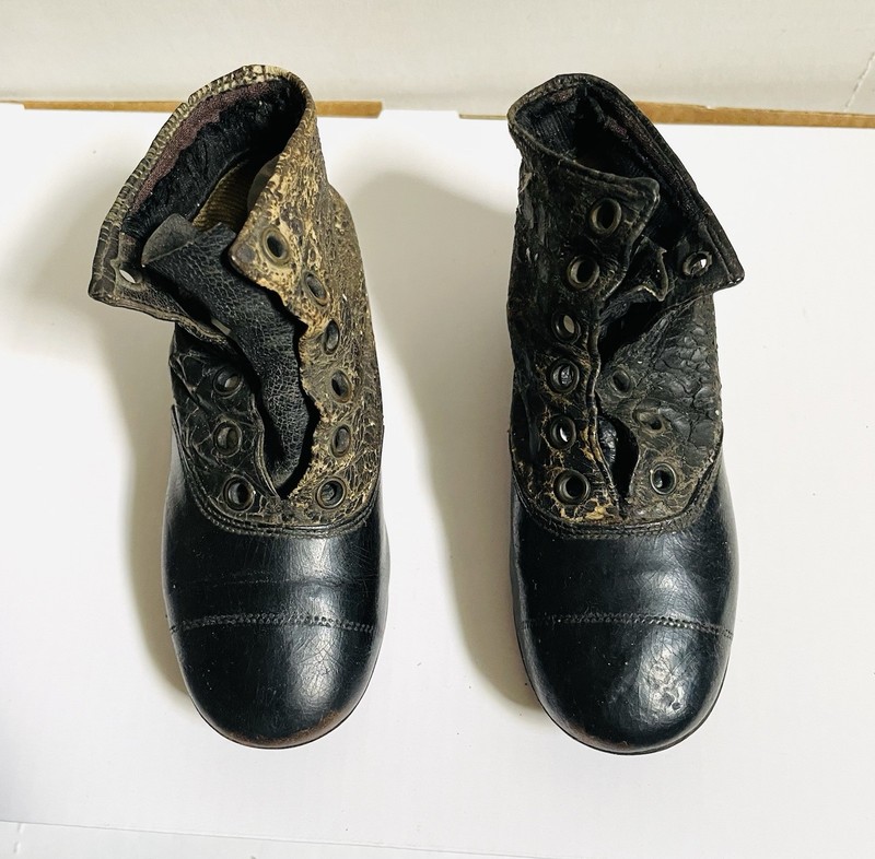 Antique Victorian High Top Baby Shoes Black Leather Lace Up Boots