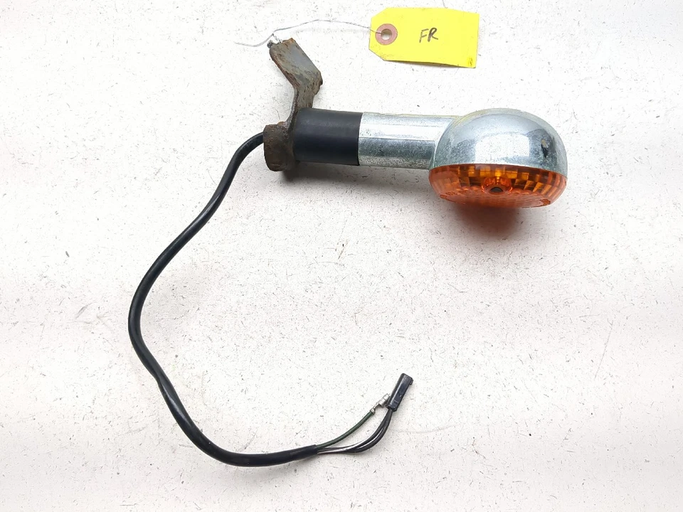 Luz indicadora intermitente intermitente señal de giro delantera derecha 99-10 Suzuki GZ250 Foto 2 de 4