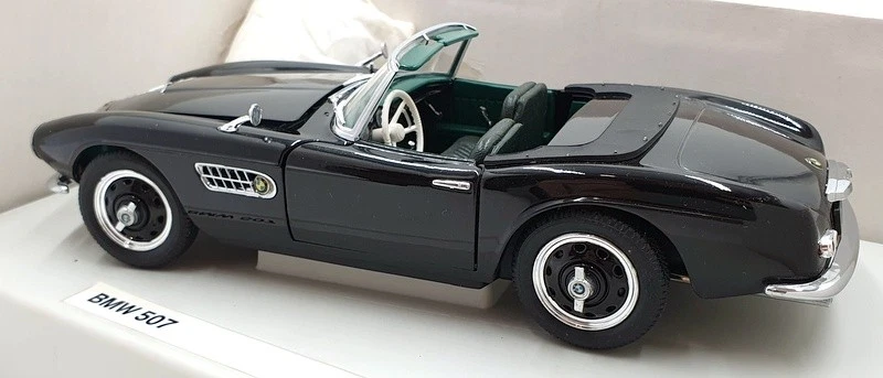 Revell 1/18 Scale Diecast 80 43 9 420 049 - BMW 507 - Black - Image 2 of 4