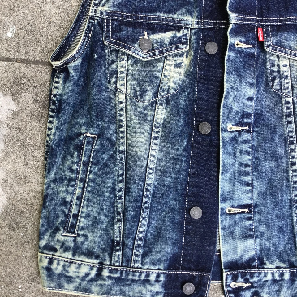 Chaleco vaquero camionero sin mangas azul denim Levi's jóvenes niños mediano 10/12 años Foto 2 de 4