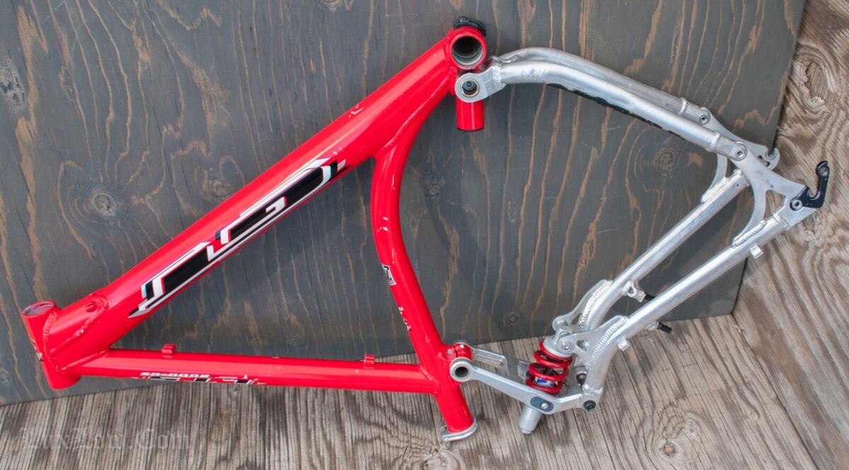 Vintage GT LTS 2000 DS MTB Bicycle FRAME 26 Vintage GT LTS 2000 DS MTB Bicycle FRAME 26