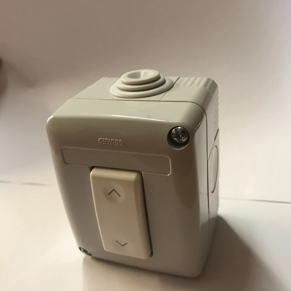 ROLLER SHUTTER ROCKER SWITCH GEWISS CONTROL - PUSH UP / DOWN - Image 2 of 2