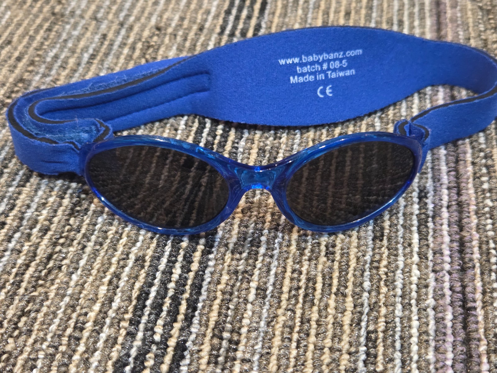Baby Banz Bubzee Wrap Around sunglasses blue with neoprene elastic strap 