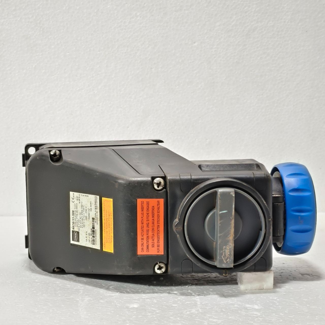 STAHL 8570/11-306 SOLCONEX 16A 200-250V 3-POLE EXPLOSION PROOF WALL SOCKET
