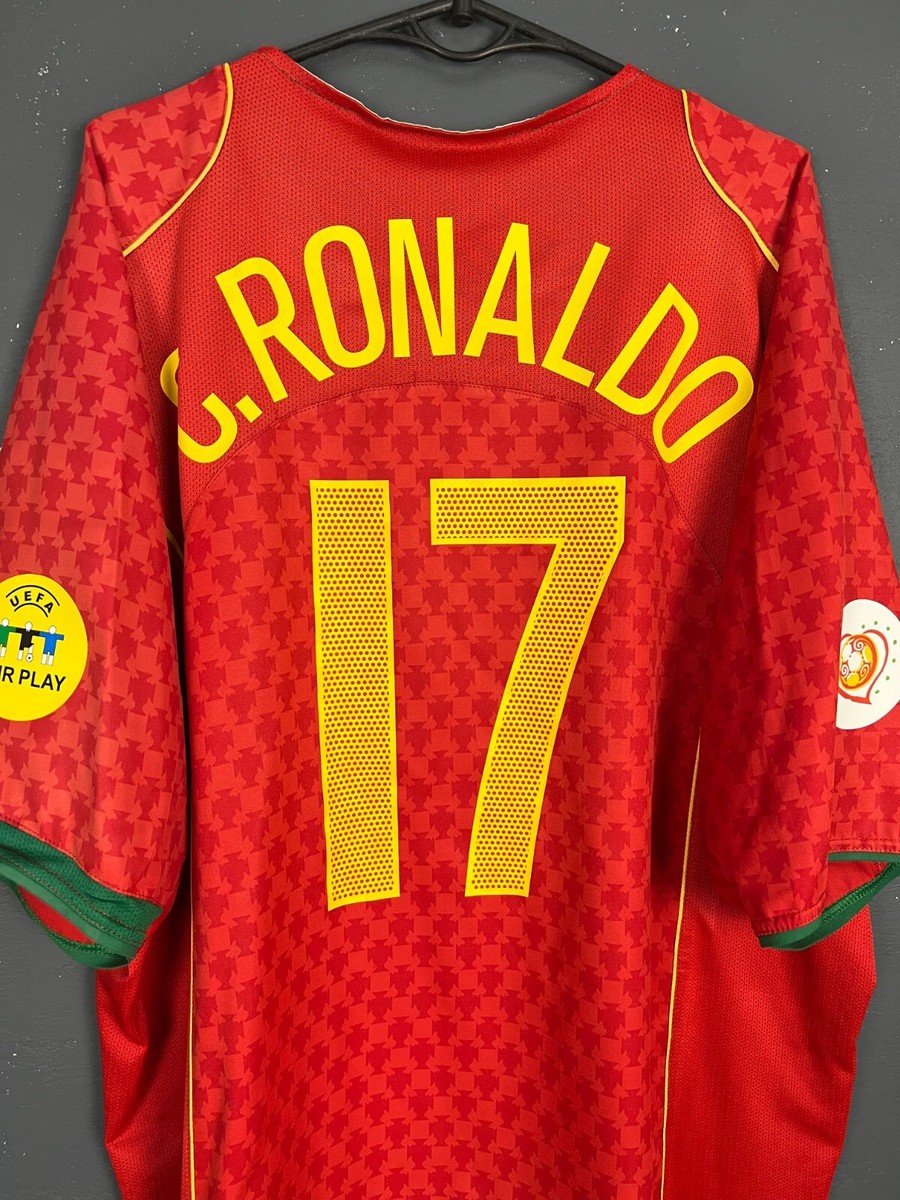 RONALDO 17 MEN PORTUGAL 2004/2006 HOME FOOTBALL SOCCER SHIRT