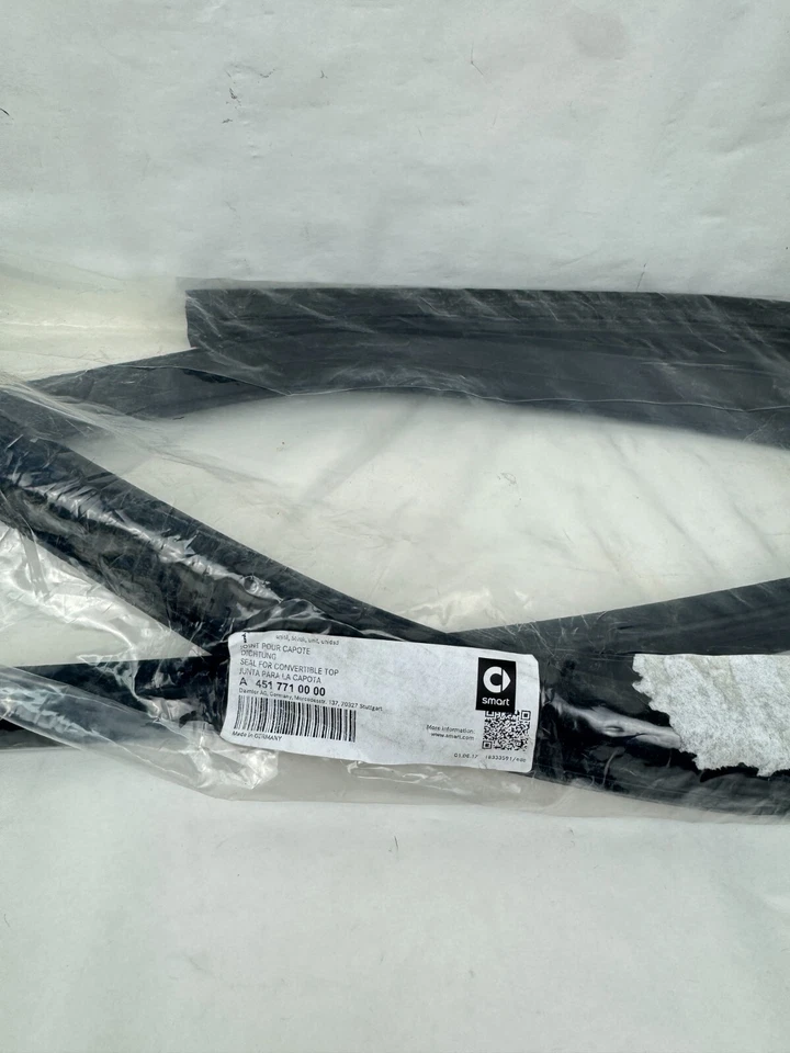 2008 - 2015 Smart Fortwo Rear Left Convertible Top Seal Weatherstrip 4516910198 - Image 2 of 4