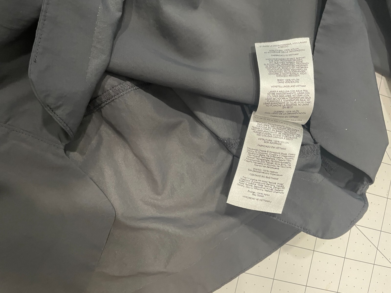 Mountain Hardware Windbreaker Jacket Light Active… - image 5