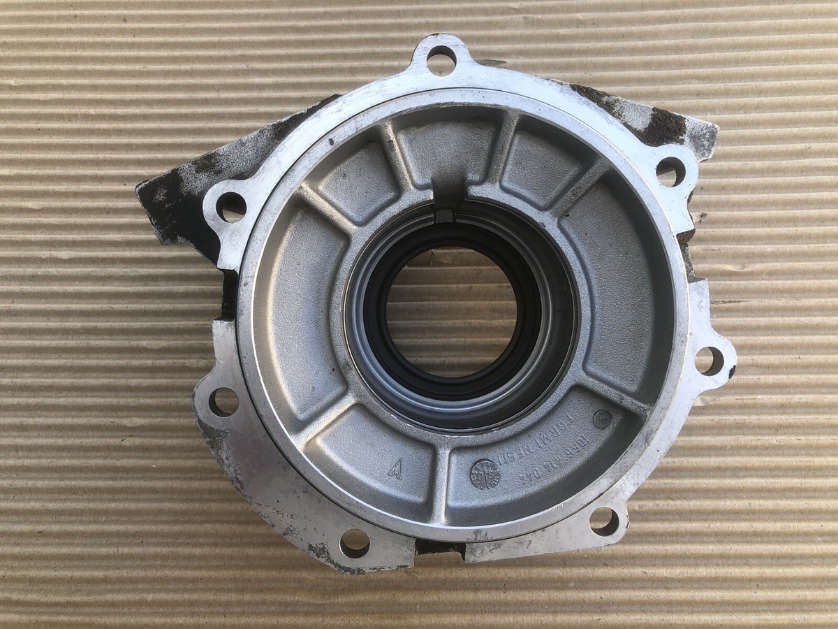 BMW Tail Shaft Drive Extension Cover 7509503 A5S325Z BMW E34 E36
