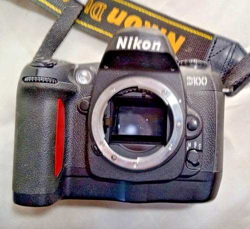 Nikon D100 DSLR Camera w/ Strap, 2New Batteries, Charger, and Extra Lens - Picture 2 of 13