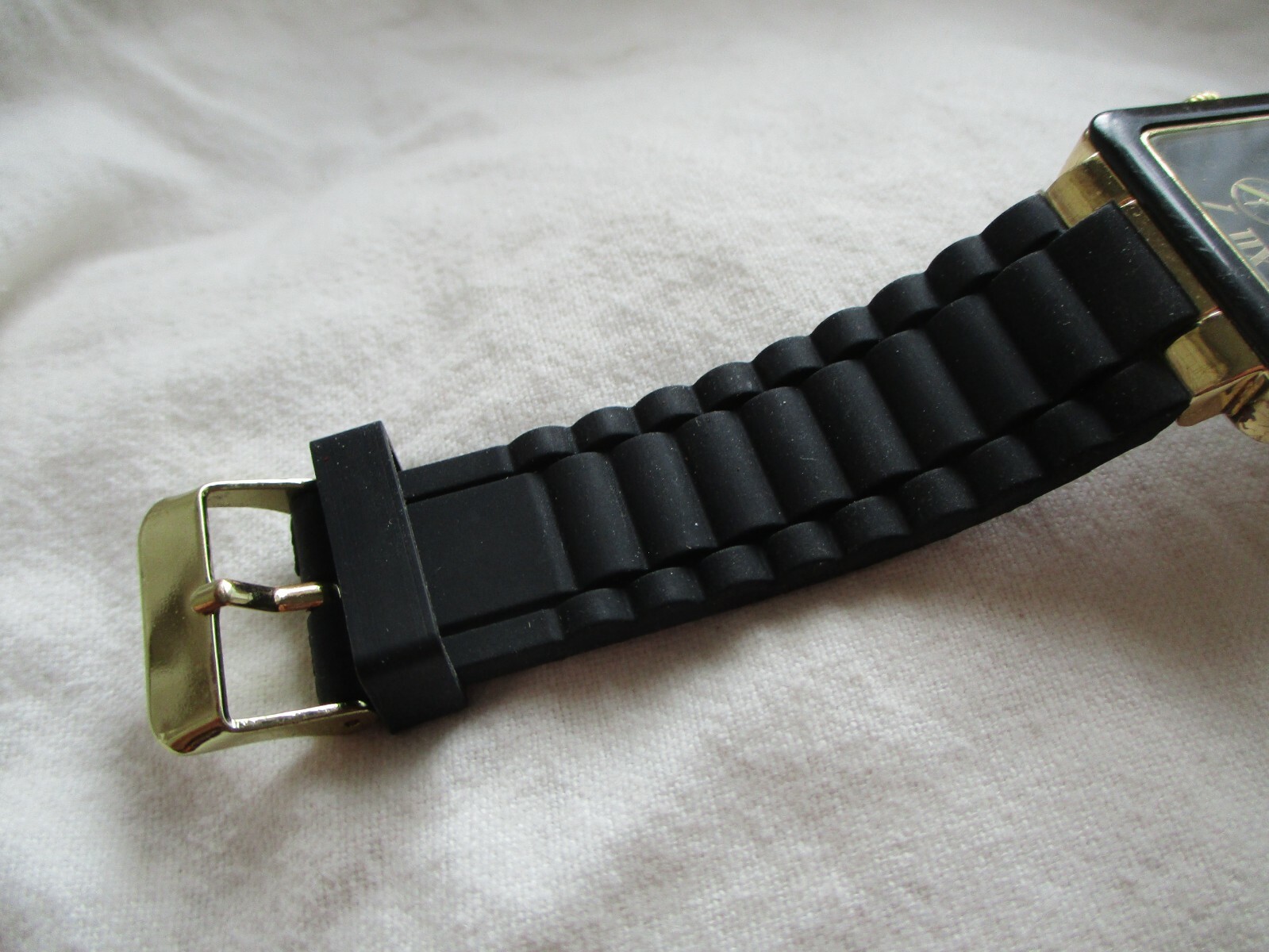Wristwatch Rectangular Face Black Buckle Band Rom… - image 10