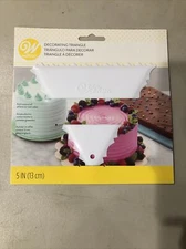 Wilton Triangular Cake Decorating Comb Plastic Comfortable Dishwasher Safe