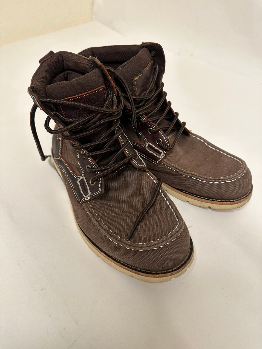 levi's Men's Dawson canvas size 9US