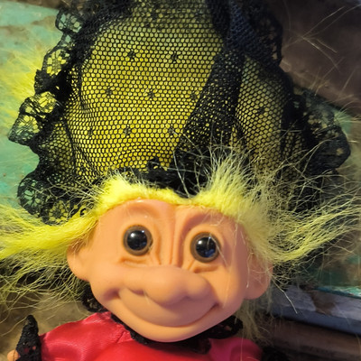 Troll Doll Yellow Hair Medium Complexion Straight Hair Brown Eyes Lace Outfit