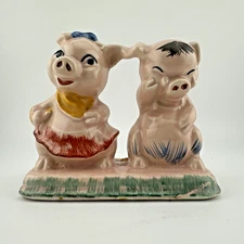 Vintage Rare One-piece Set salt and pepper shakers Pig Couple