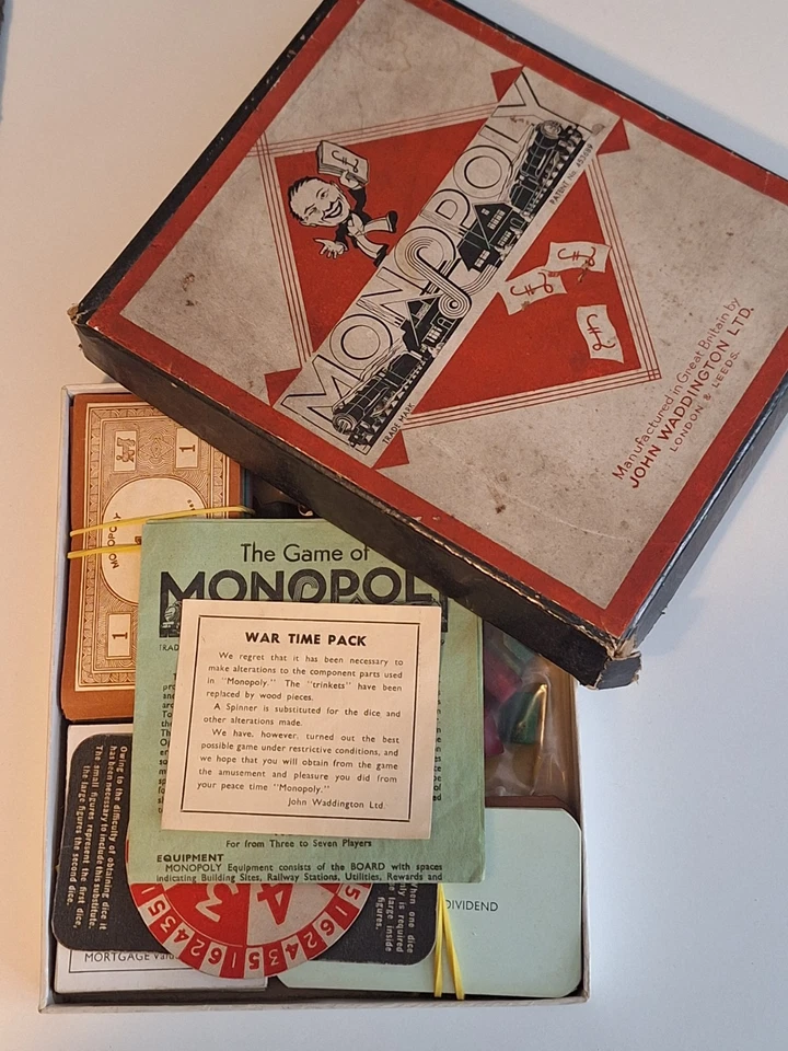 1940s Wartime Monopoly Set With Original Box And Board. Cardboard pieces. - Image 3 of 4