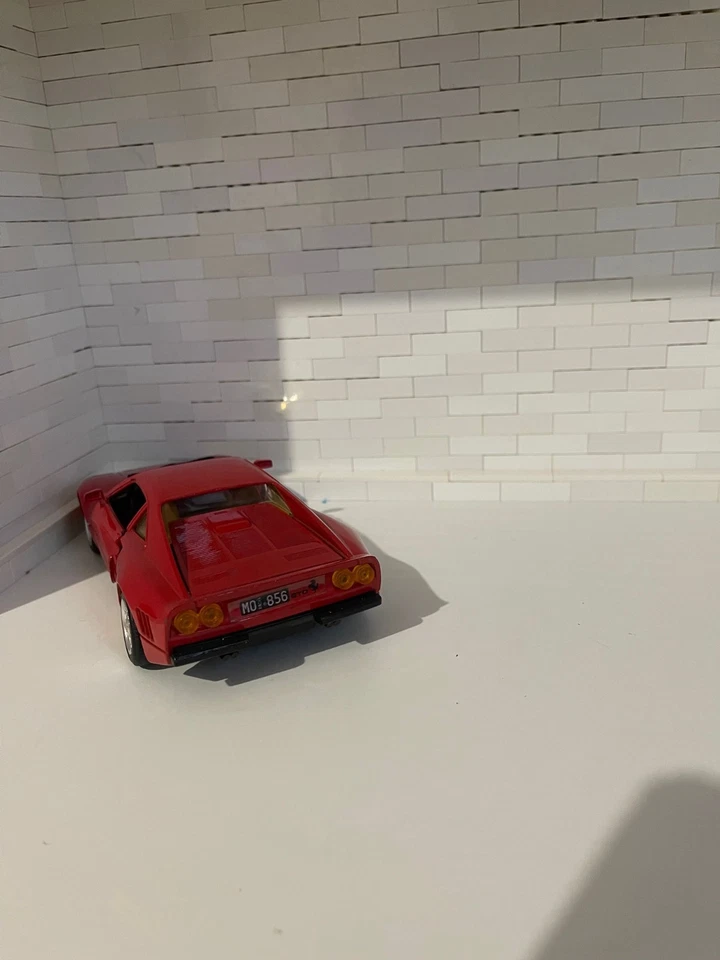 Modellino Ferrari 288 GTO rosso Scala 1/24 Revell Auto vintage da collezione - Immagine 4 di 4