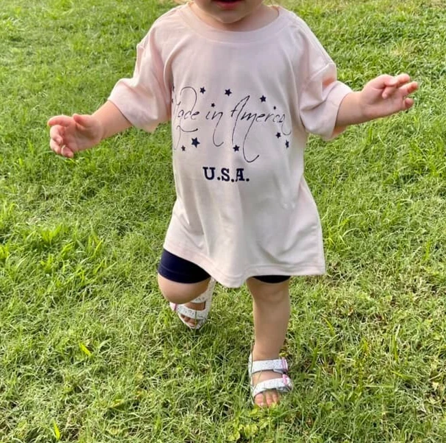 Camiseta rockera para niños talla 10 ~ hecha en América EE. UU. ~ ROSA; 4 de julio, Americana Foto 2 de 4