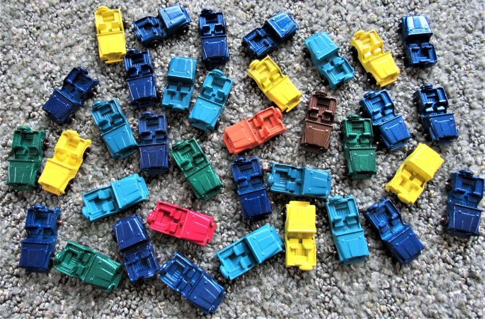 36 Diecast Toy Jeeps ~ 1970's Store Display Box + COA signed by Herklotz Bro's - Image 3 of 4