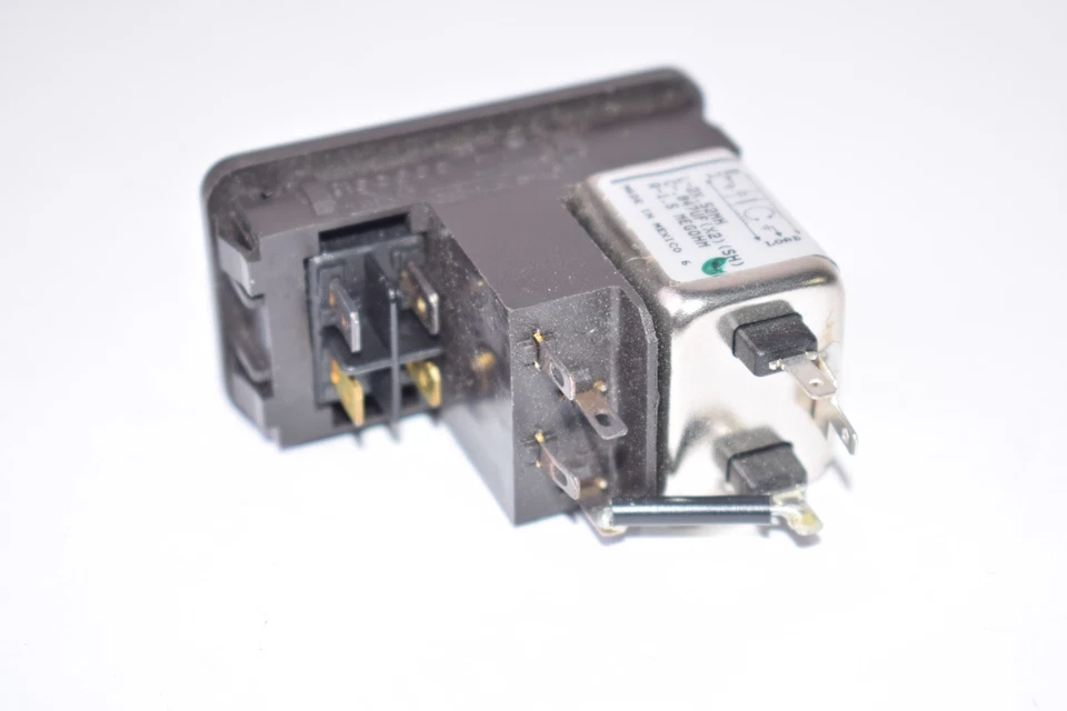 NEW TE Connectivity Corcom Filters 6EHL1SC Power Entry Module 6A 250 VAC - Image 2 of 3