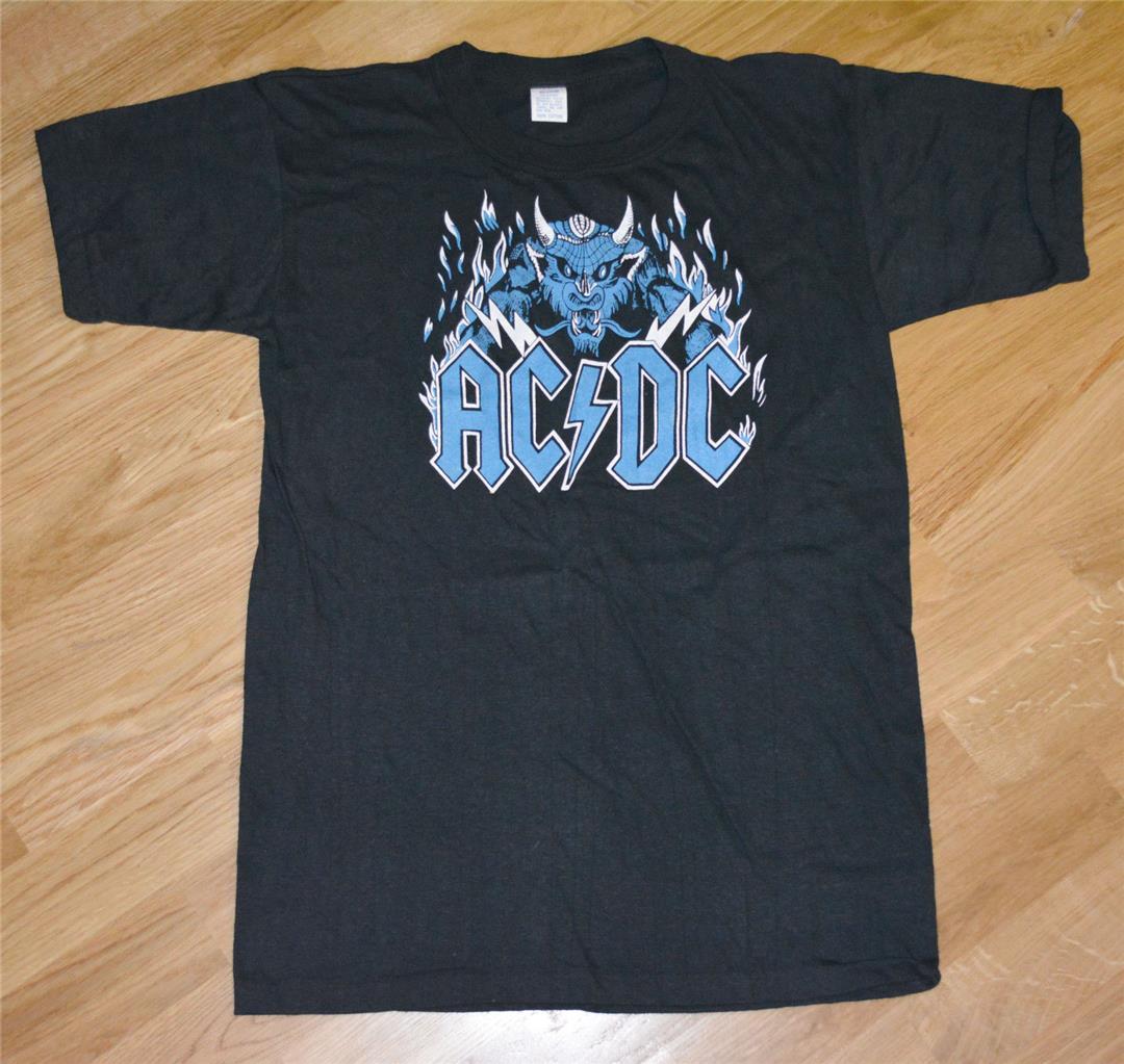 *1980's AC/DC* vtg rock concert tour band t-shirt (M) Rare 70's ACDC Angus Young image 4