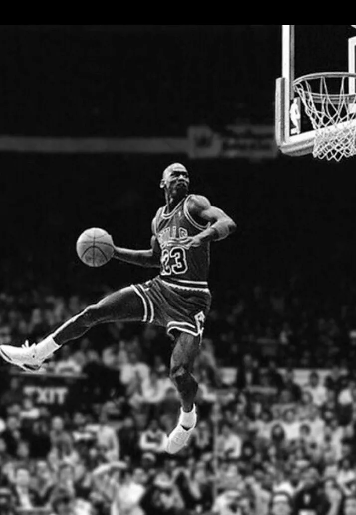 Michael clearance jordan dunking