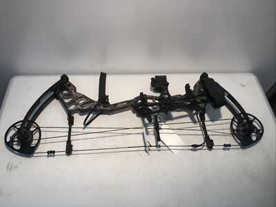 BEAR TRAXX HUNTING BOW 31'' DRAW 70# LTH COMPLETE SETUP -NEW