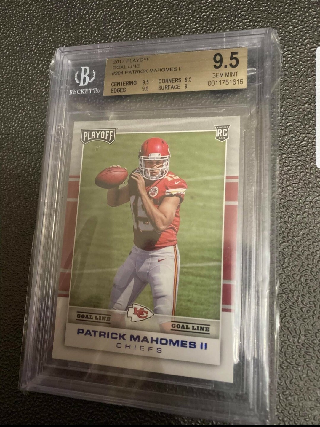 PATRICK MAHOMES - 2017 PLAYOFF - #204 - GOAL LINE ROOKIE - BGS 9.5 (POP 9)